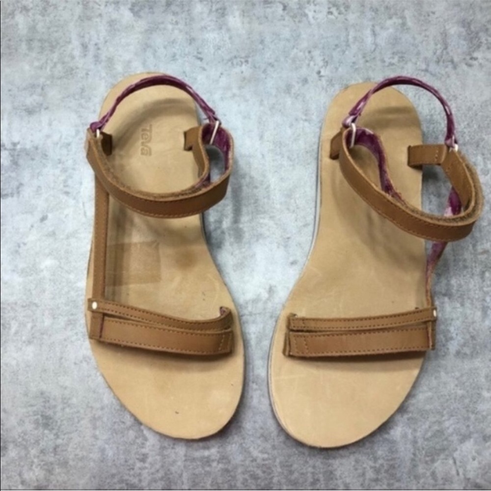 NWOT Tevas